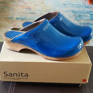 Sanita Danish Wood Open back clogs size EU 40 blue in color never worn